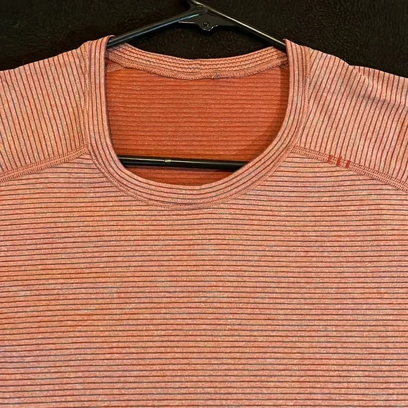 Lululemon Metal Vent Tech Short Sleeve - Picture 5 of 7